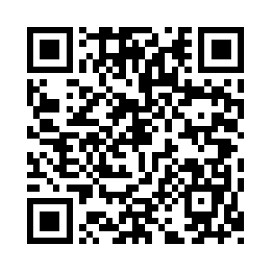 夜染近乎虔诚的君墨皇唇上印下一个轻吻二维码生成