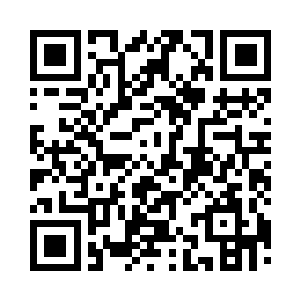 大妈一脸尴尬地拿抹布给桌子胡拉几下二维码生成