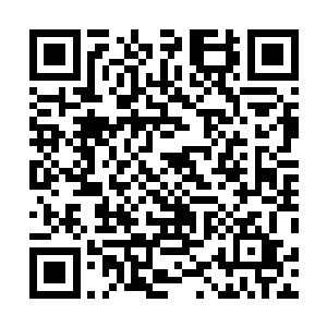 大家都不明白为什么这个女强人会喊住一个年轻的小伙子二维码生成