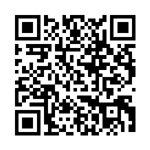 她一眼就注意到坐在沙发上的男人二维码生成