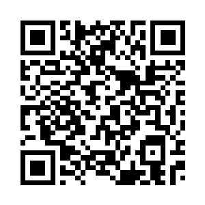 她整个人不好意思的偎依在他怀里二维码生成