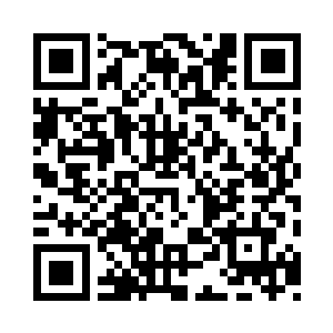 她现在很需要一个男人……或者一些道具二维码生成