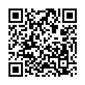 她直接坐到棋盘的对面伸手摆起了棋子二维码生成