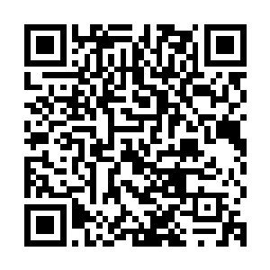 她隔着从头顶上空落下的冷水看到了陆非凡一脸愤怒的走了进来二维码生成