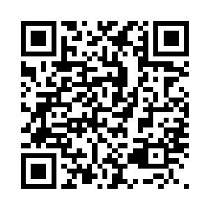 好奇的朝着新州州立银行里面巴望着二维码生成