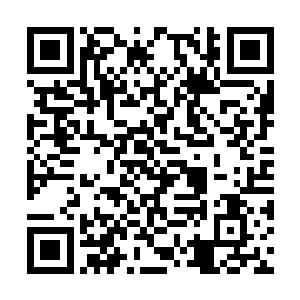 如今他对枪械已经没有当初那么强烈的恐惧心理了二维码生成