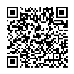 如今被他们认为粗俗落后的乡巴佬却当着他们的面挑衅他们二维码生成