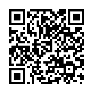 姜离想用手将脖颈上的机关小蛇扯下来二维码生成