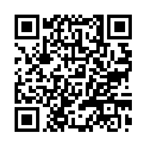 将一件黑色的大衣披在洛明桥的身上二维码生成