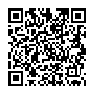 将手里端着的那杯茶朝着许佩芸的方向递了出去二维码生成