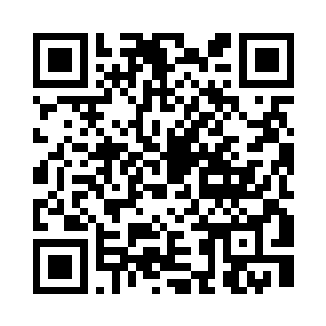 将自己的整理好的旧战报放到了柜子上二维码生成