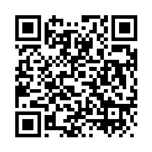 小佳大大方方地挽着侯卫东的手臂二维码生成