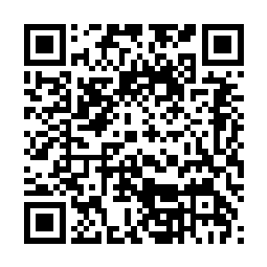 小天星已经习惯了伸出两条嫩嫩的白手臂搭在他的脖子上二维码生成