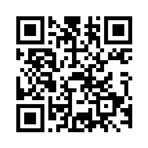 小心翼翼地给洋娃娃戴上二维码生成