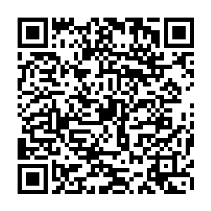 就在秦方将那条糊的已经几乎看不出样子的鱼从锅里铲出来丢进垃圾桶的时候二维码生成