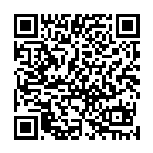 就看到之前为难他的郴松身体刚好被一个破碎的空间击中二维码生成