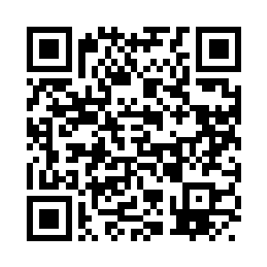 就看到司空嫣然前面正放在一块平板电脑二维码生成