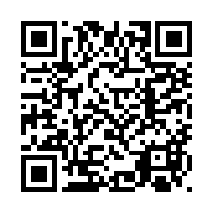 就看见陆湛在不远处的树后看着她二维码生成