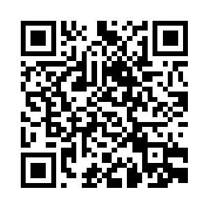 岩壁表面似乎出现一道若隐若现的荧光在闪动二维码生成