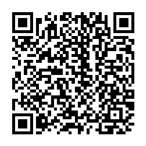 巴克他俩似乎都能感觉到路边的目光和窗户里隐藏的枪口在狐疑的追随他们二维码生成