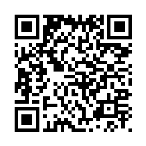 巴克把牟晨菲放到洁白宽大的床上二维码生成