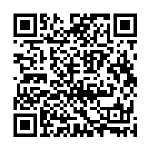 巴克脚下本来都已经帮方灵颖拨拉出了那单独的塑料板凳二维码生成