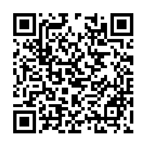 年纪稍微轻一些的工友都不知道他唱的究竟是什么二维码生成