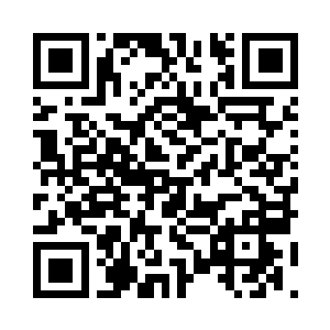 年轻人身后远远站着个滴酒不沾的青衫剑客二维码生成