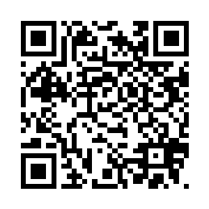 幸亏我身边的下人路过那湖边看到了二维码生成