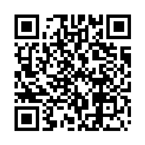 开始观看铭刻在石壁上的古老图案和符文二维码生成