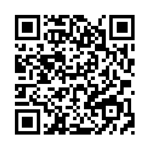 张潇晗三人身上分别带着淡淡灵光忽然出现二维码生成