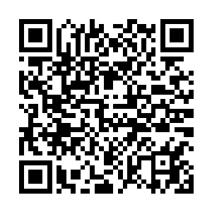张铁在房间的望远镜里就看到远处几十公里外的天空上二维码生成