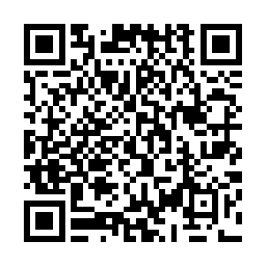 张铁就像看着360个整队排列在这里的皮卡丘的巨大玩偶一样二维码生成