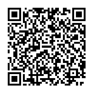张铁试着锁定了一下自己眉心位置处的那道神奇的进出黑铁之堡的拱门二维码生成