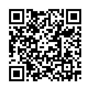 强忍着剧痛从雷兽的身上爬了起来二维码生成