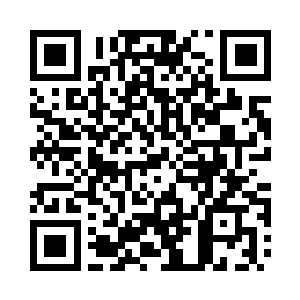 强烈的男性荷尔蒙气息将她团团包围二维码生成