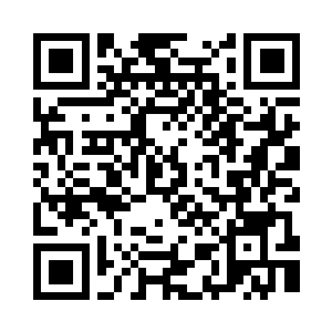 很自然地从她手里拿过手机放进自己的兜里二维码生成