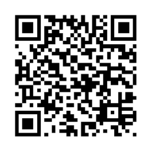 微微睁着的眼睛看着长筒裤包裹下二维码生成