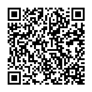 总是情不自禁的在自己喜欢的女人面前炫耀一些自己所拥有的东西二维码生成