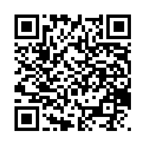 慕容手握成拳在宸王的肩膀上敲了记下二维码生成