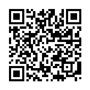 手中的佛珠流转出温和的绿色荧光二维码生成