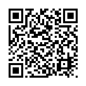 手中黑剑化成一头黑色巨鹰冲击而来二维码生成