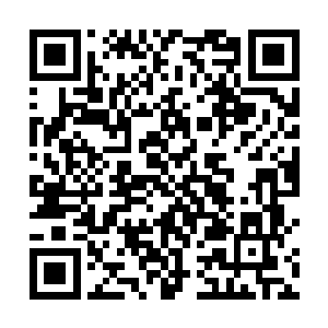 把他刚刚出口的那番话一遍又一遍地在脑子里翻滚而过二维码生成