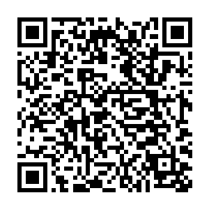 把肉和菜下了锅之后便开始耐心的把粘稠的花生酱用酸汁给搅拌开二维码生成