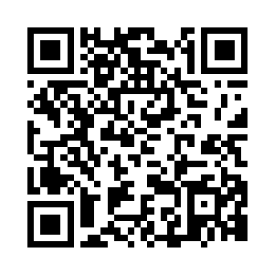 抱着那只长着白色长毛的蜘蛛站在那里二维码生成