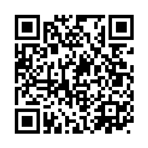 拿出自己店里最精美的饰品向叶璃献殷勤二维码生成