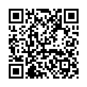 拿起与她相应的一件准备去另一间试衣间换二维码生成