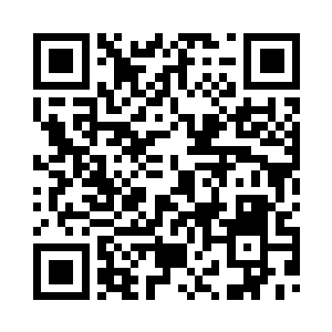 挽着他胳膊的手也在下意识的收紧二维码生成