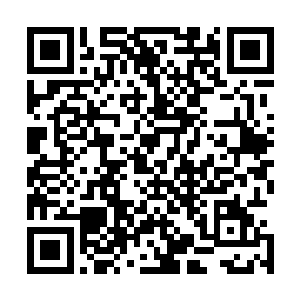 接着那男生便看讲台上的女神老师下一次背过身讲课的时候二维码生成