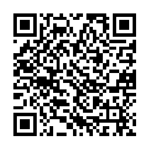 提起炉子上的水壶加了水这才坐到两人的老家伙的身边二维码生成